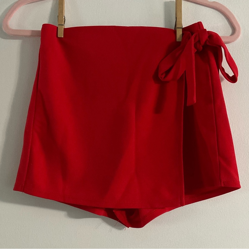 Red skort